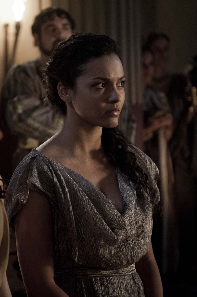 Emily Browning;Jessica Lucas