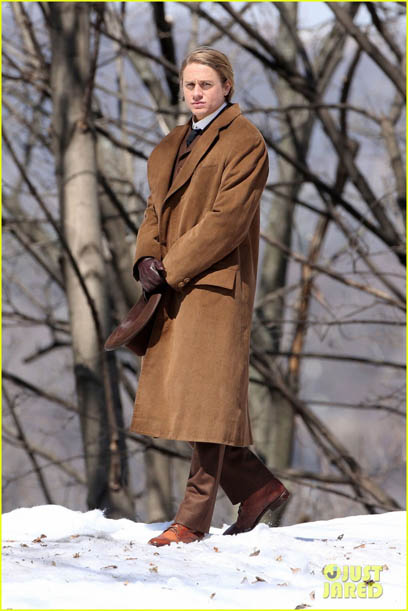 EXCLUSIVE: FIRST ON-SET PHOTOS! Charlie Hunnam films scenes for his new movie 'Crimson Peak' in Ontario